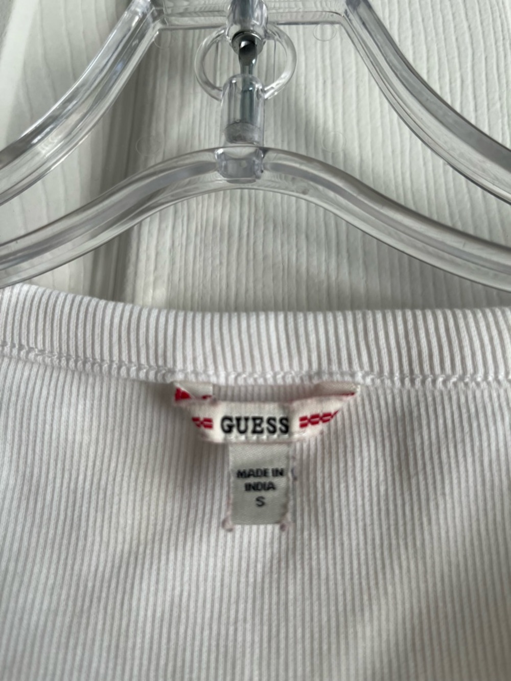 Guess White V-Neck Short-Sleeve Ribbed Henley Tee with Crystal Buttons Small - Picture 3 of 6